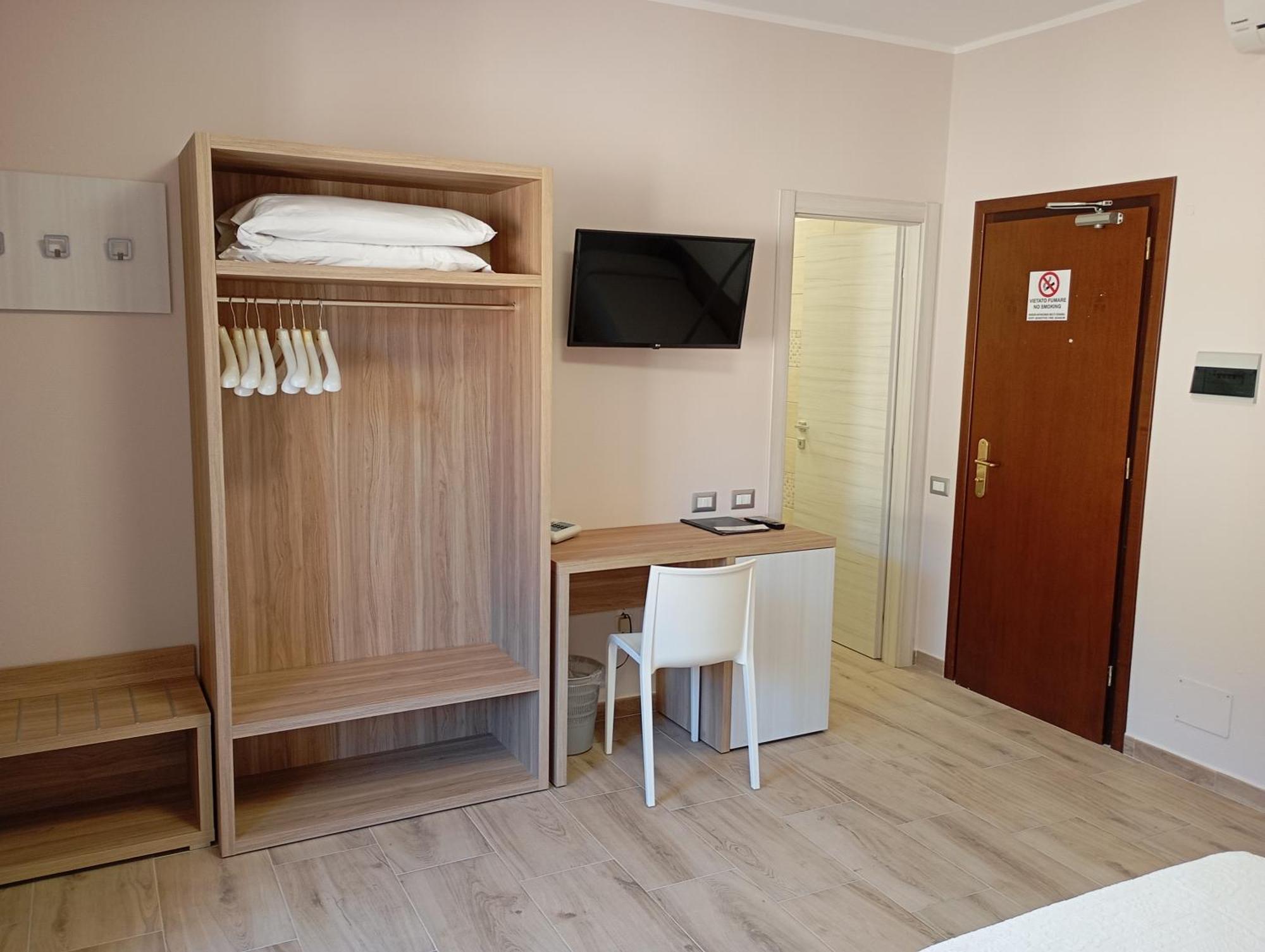 Hotel Meridiana Arbus Extérieur photo