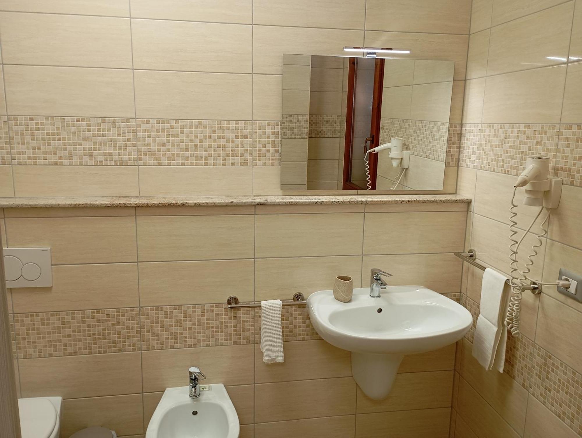 Hotel Meridiana Arbus Extérieur photo