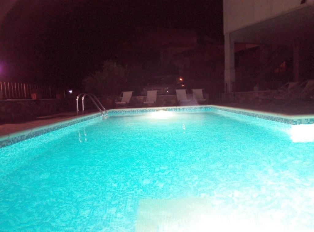Hotel Meridiana Arbus Extérieur photo