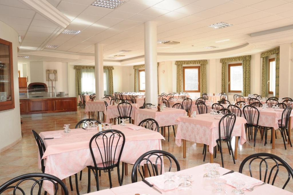 Hotel Meridiana Arbus Extérieur photo