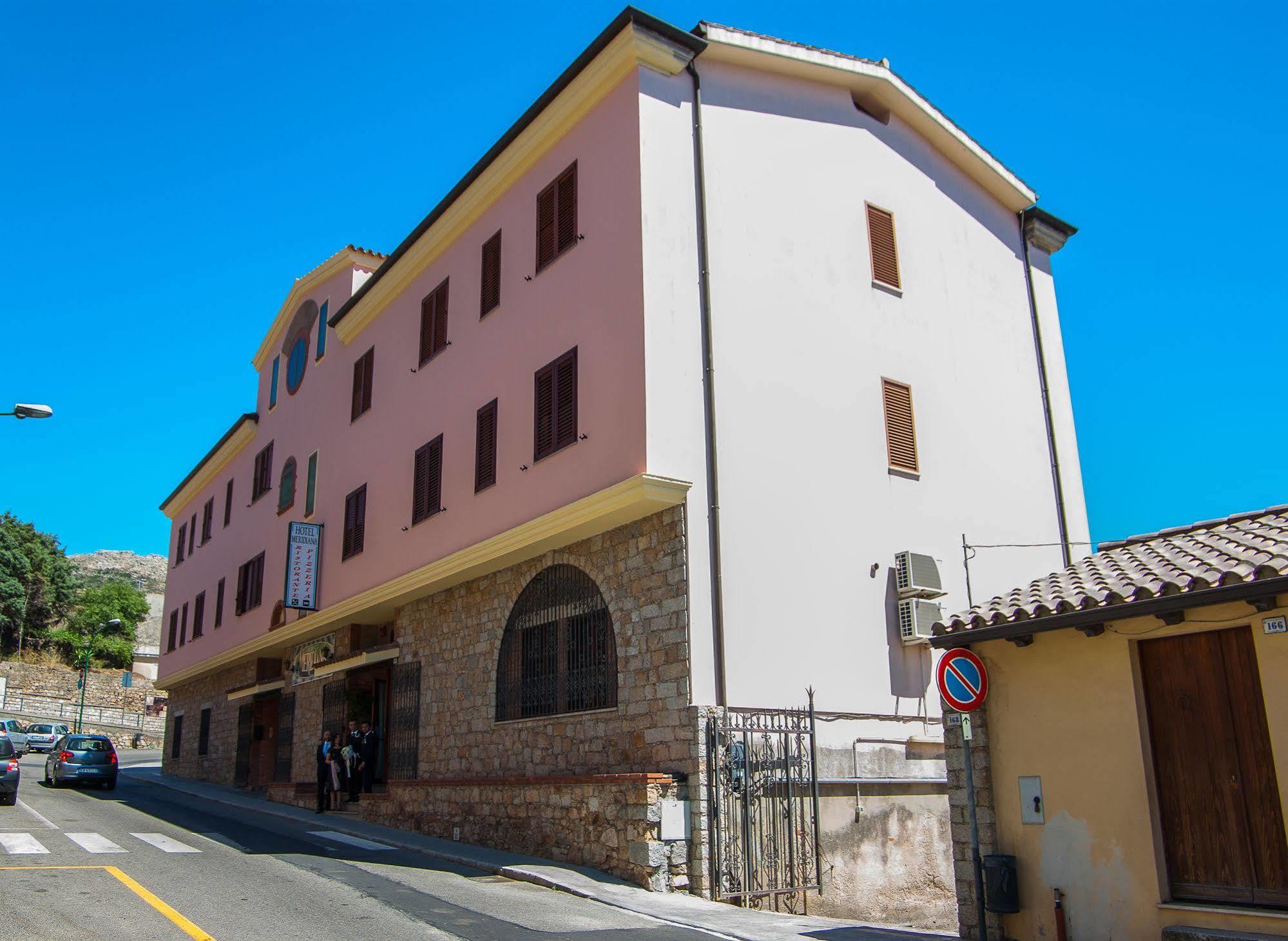 Hotel Meridiana Arbus Extérieur photo