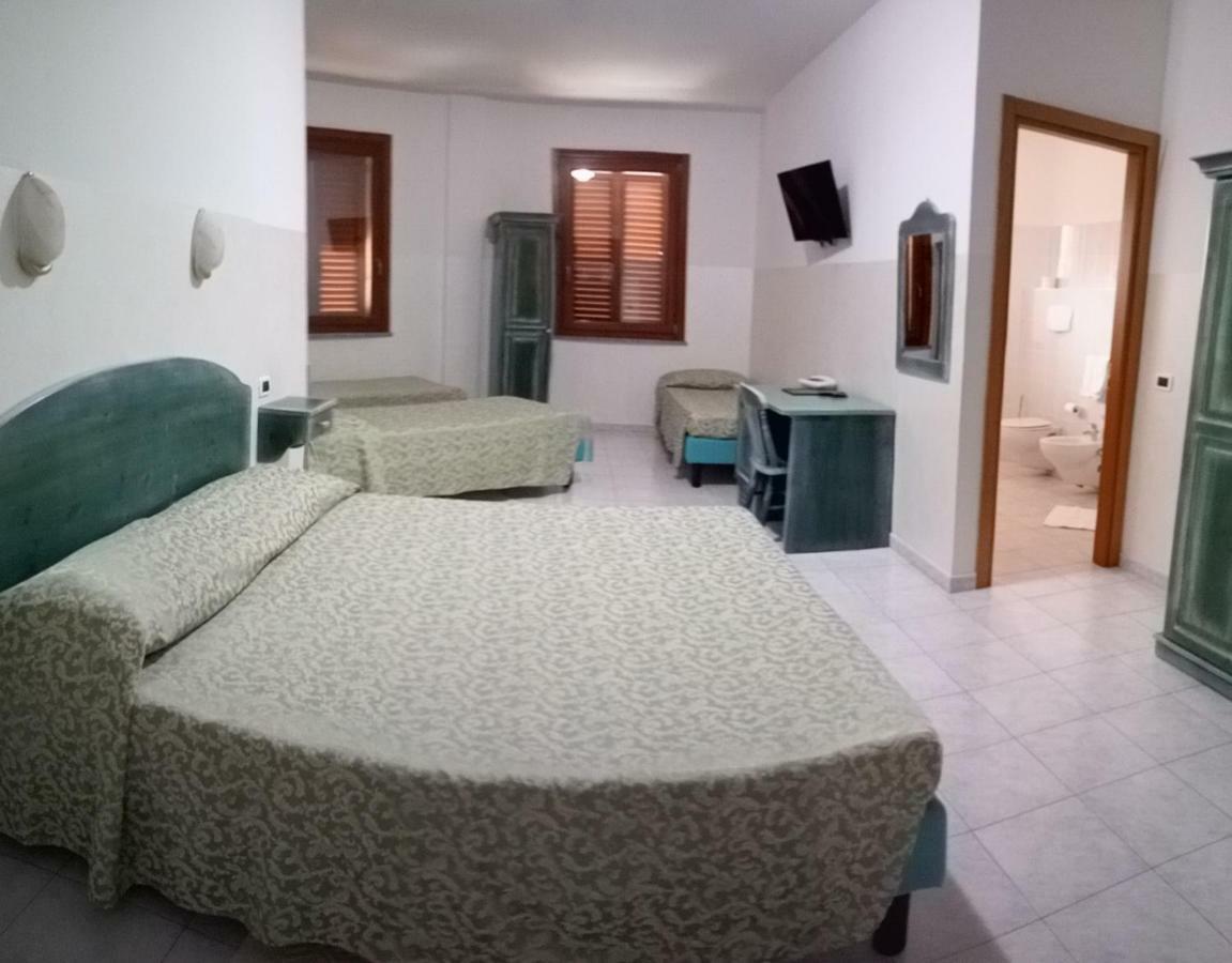 Hotel Meridiana Arbus Extérieur photo