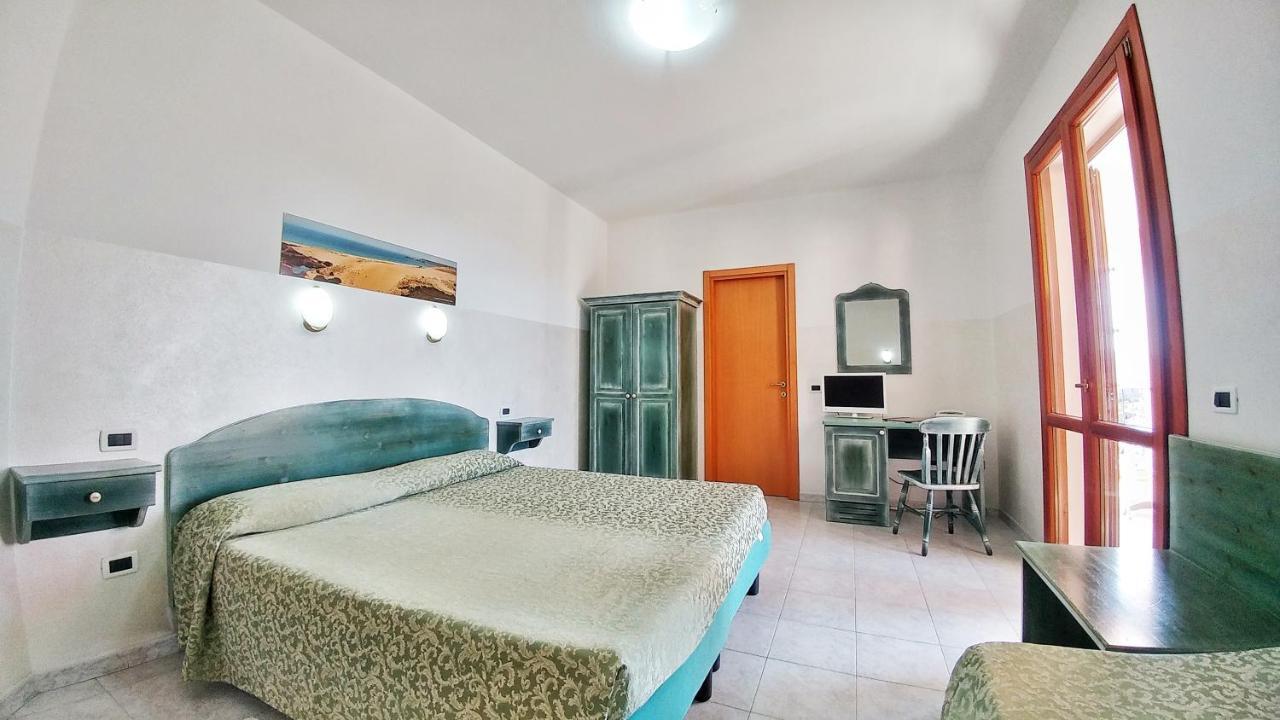 Hotel Meridiana Arbus Extérieur photo