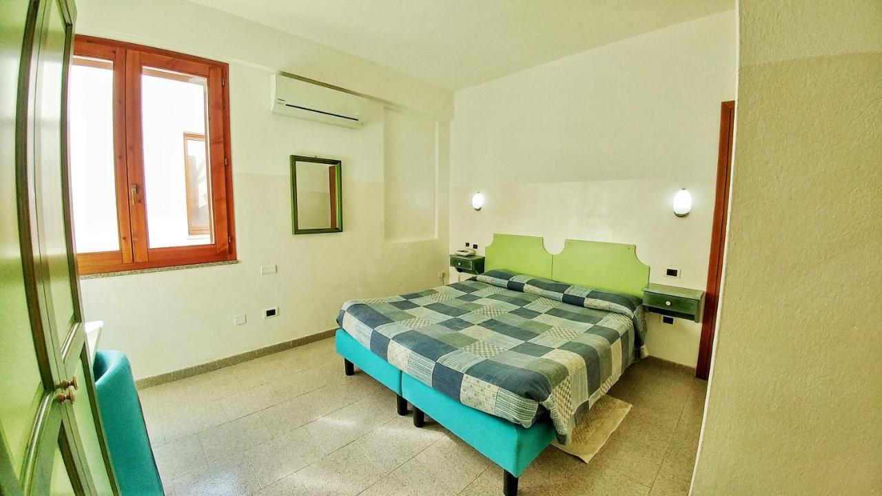 Hotel Meridiana Arbus Extérieur photo