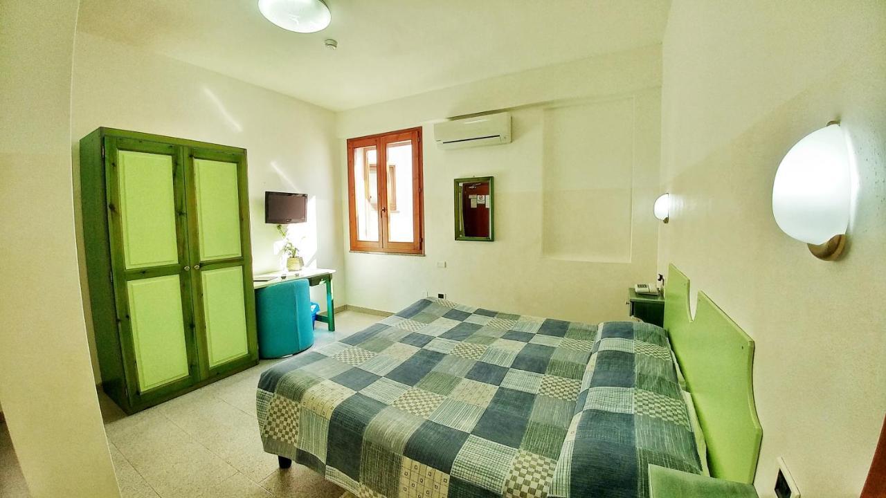 Hotel Meridiana Arbus Extérieur photo