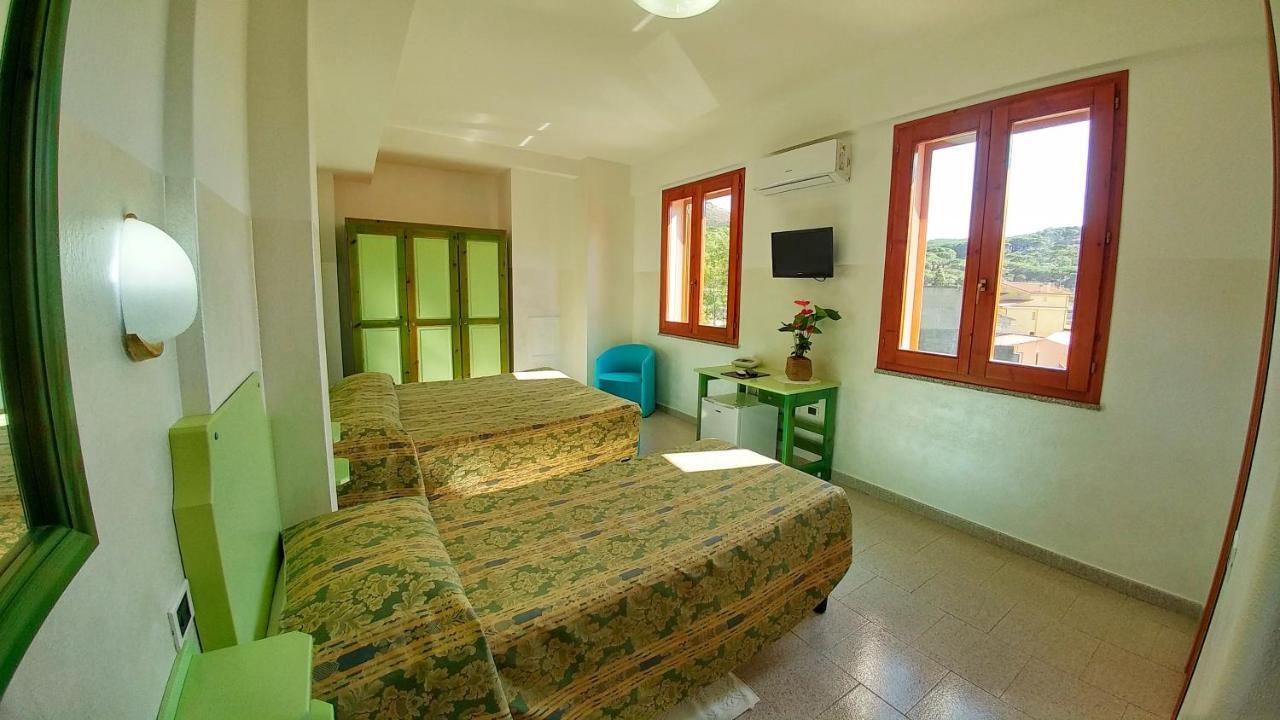 Hotel Meridiana Arbus Extérieur photo