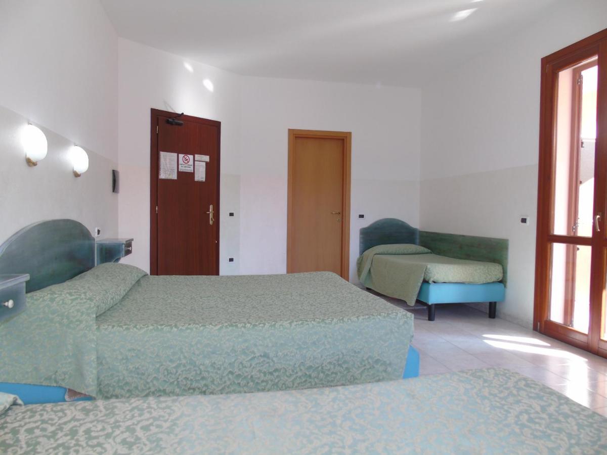 Hotel Meridiana Arbus Extérieur photo