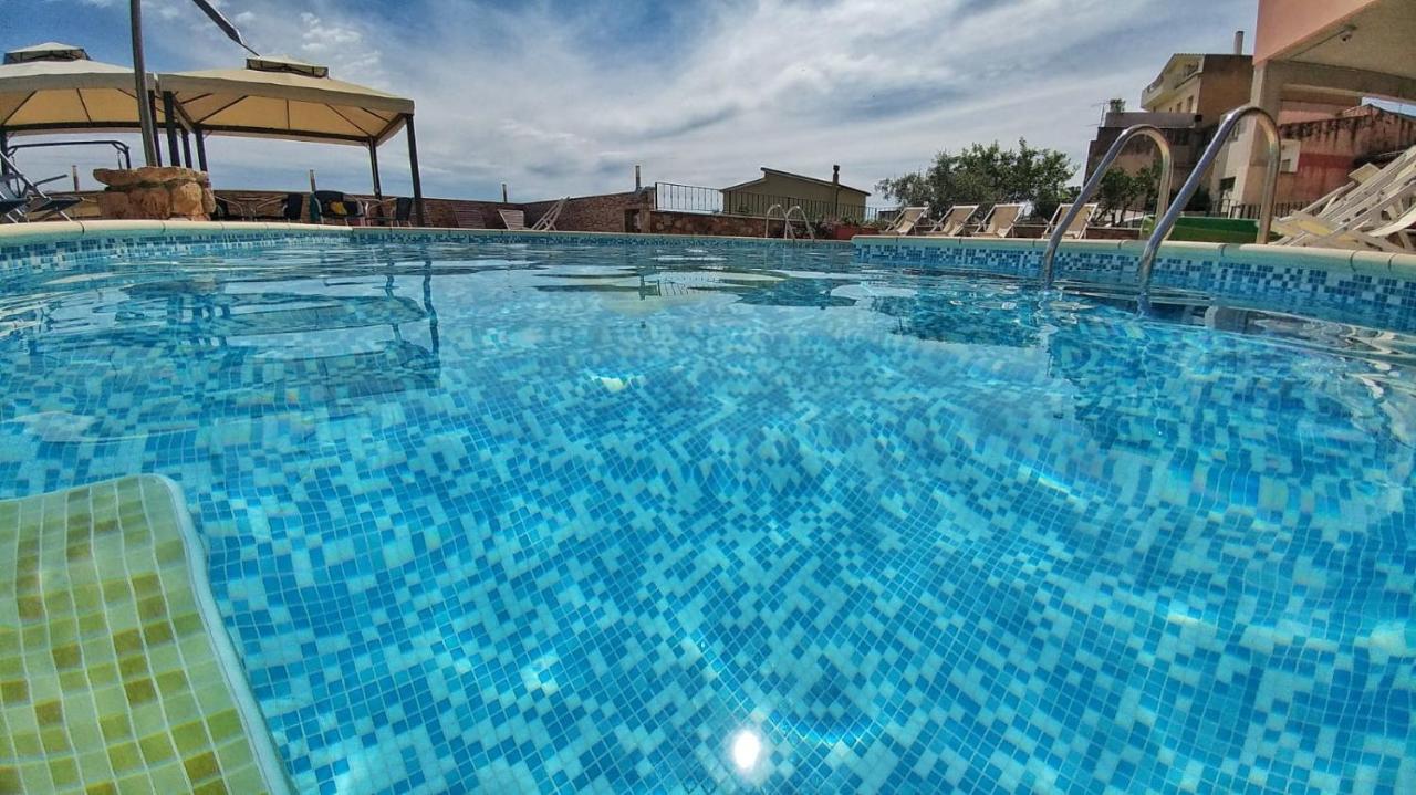 Hotel Meridiana Arbus Extérieur photo